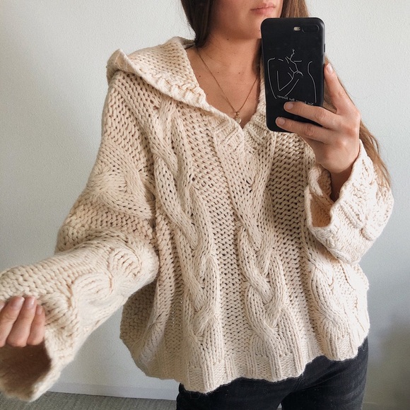 CABLE KNIT HOODED SWEATER - Picture 2 of 7